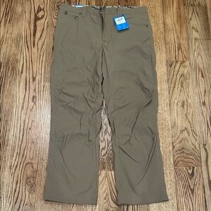 Columbia men’s 38W 32L Omni shield performance hunting gear pants in tan NWT